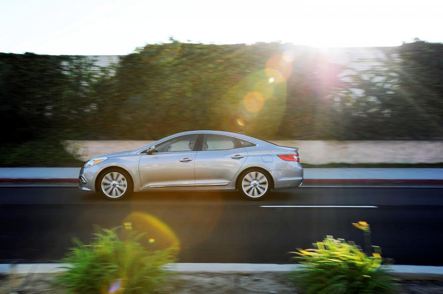  Hyundai Azera 2016 года  (фото 7 из 9)